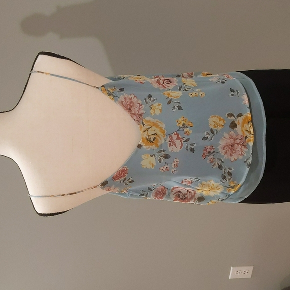 ✨Aeropostale Floral Tank Top - Size S - Picture 2 of 7